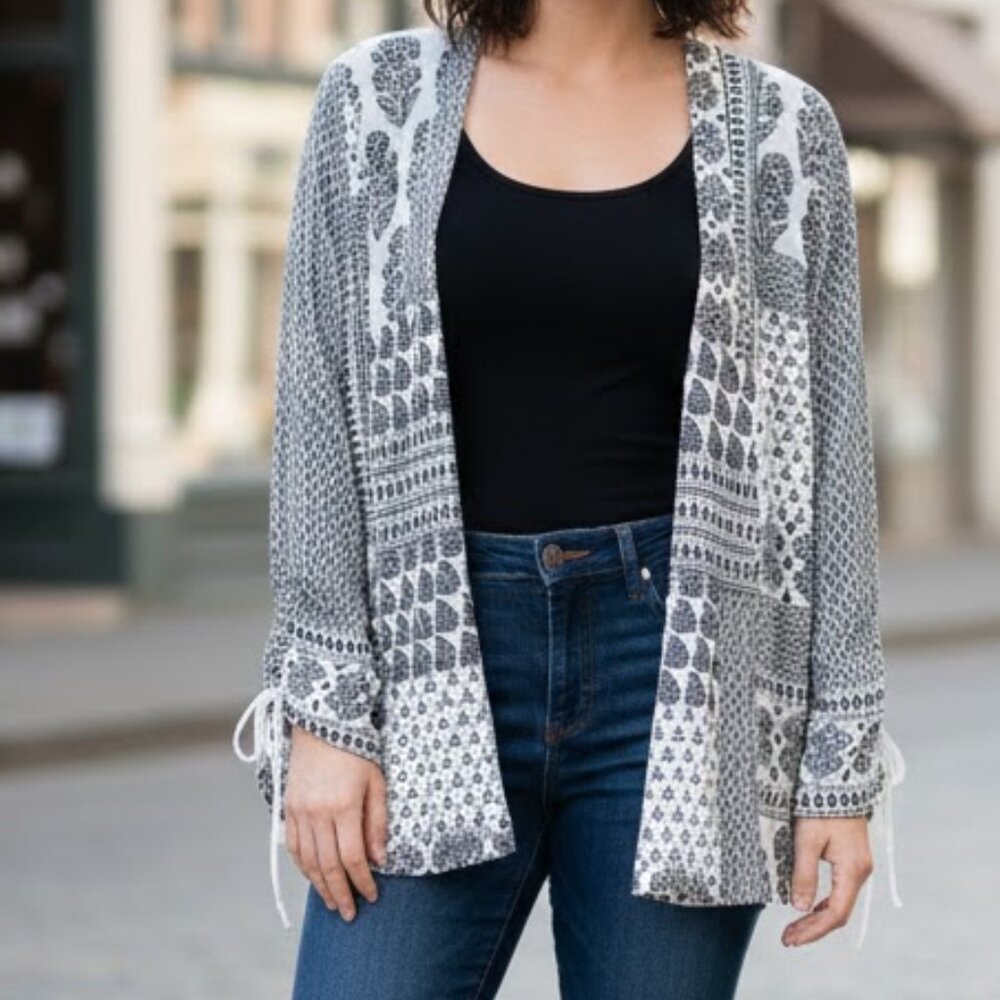 NWOT Chicos sz 2 (Large) open front paisley / floral print cardigan